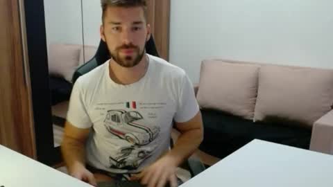 darius_94 online show from 10-21-25, 05:19