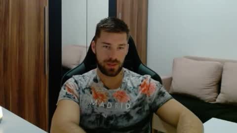 darius_94 online show from 02-08-26, 06:06