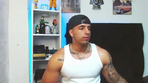 Snapshot of darius_phoenix chatting on 12-15-24, 06:51 Darius Phoenix online show from 12-15-24, 06:51