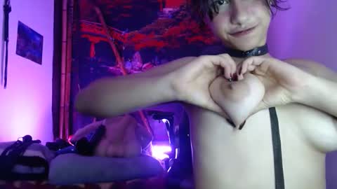 dark_doll5 online show from 02-01-25, 11:37