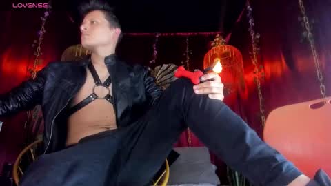 dark hunter  online show from 02-17-26, 02:30