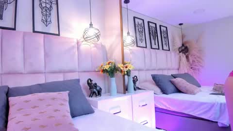 Nina online show from 09-18-25, 03:30