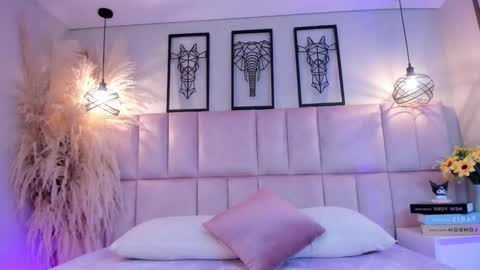 Nina online show from 10-02-25, 03:24