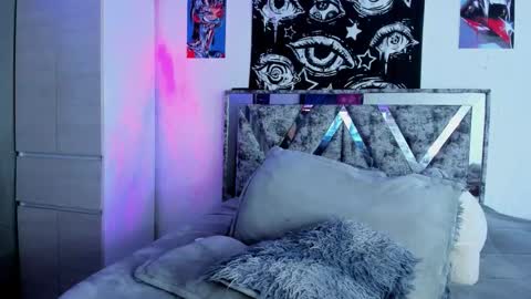 Snapshot of darkboy26_ chatting on 11-03-25, 12:46 Blake online show from 11-03-25, 12:46