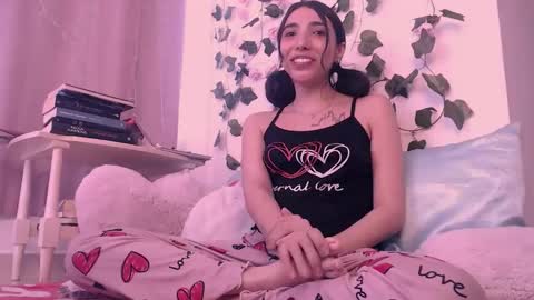  Candy   online show from 10-18-25, 08:09