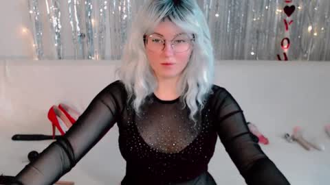 Kelly online show from 10-06-25, 06:22