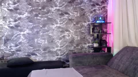 New account.  Help me reach 100 thumbs up  online show from 01-25-25, 07:39