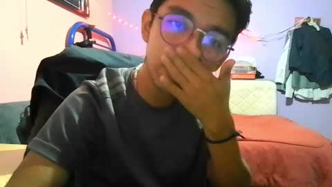 Snapshot of darknex_ chatting on 06-24-26, 04:55 Jose Ian online show from 06-24-26, 04:55