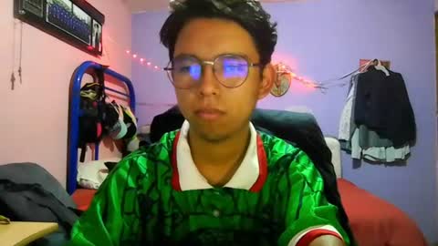 Snapshot of darknex_ chatting on 06-25-26, 05:12 Jose Ian online show from 06-25-26, 05:12