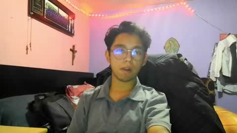 Snapshot of darknex_ chatting on 06-30-26, 12:33 Jose Ian online show from 06-30-26, 12:33