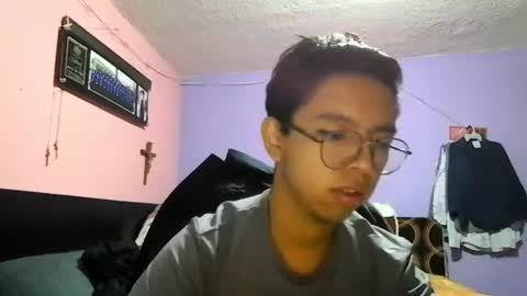 Snapshot of darknex_ chatting on 07-11-26, 05:10 Jose Ian online show from 07-11-26, 05:10
