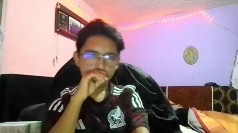 Snapshot of darknex_ chatting on 07-13-26, 01:41 Jose Ian online show from 07-13-26, 01:41