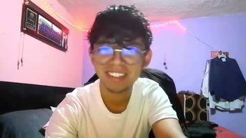 Snapshot of darknex_ chatting on 07-15-26, 06:40 Jose Ian online show from 07-15-26, 06:40