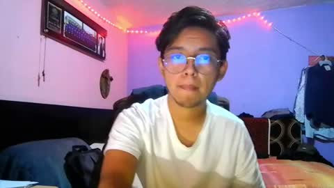 Snapshot of darknex_ chatting on 07-18-26, 06:28 Jose Ian online show from 07-18-26, 06:28