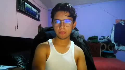 Snapshot of darknex_ chatting on 07-21-26, 05:10 Jose Ian online show from 07-21-26, 05:10