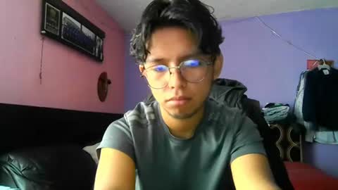 Snapshot of darknex_ chatting on 07-21-26, 08:33 Jose Ian online show from 07-21-26, 08:33