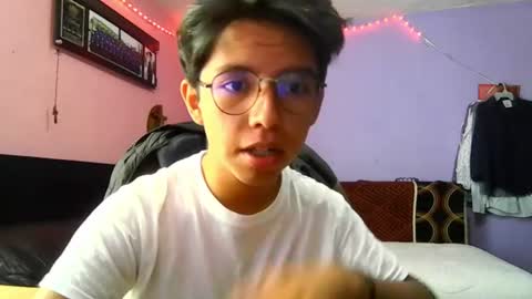 Snapshot of darknex_ chatting on 07-27-26, 10:50 Jose Ian online show from 07-27-26, 10:50