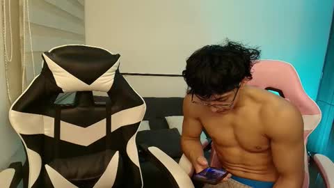 Snapshot of darkpleasuress chatting on 11-14-25, 06:12 darkpleasuress online show from 11-14-25, 06:12