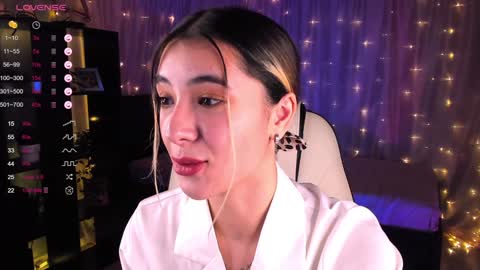 Snapshot of darlabelle chatting on 12-07-24, 04:53 Belle online show from 12-07-24, 04:53