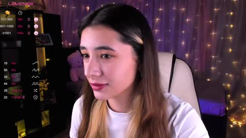 Snapshot of darlabelle chatting on 12-09-24, 04:45 Belle online show from 12-09-24, 04:45