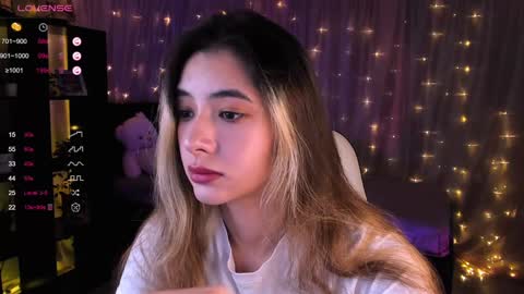 Snapshot of darlabelle chatting on 12-10-24, 04:24 Belle online show from 12-10-24, 04:24