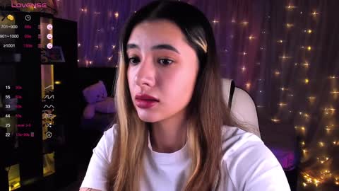 Snapshot of darlabelle chatting on 12-11-24, 03:56 Belle online show from 12-11-24, 03:56