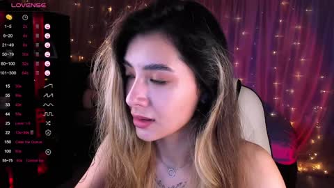 Snapshot of darlabelle chatting on 01-11-25, 07:39 Belle online show from 01-11-25, 07:39