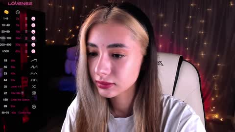 Snapshot of darlabelle chatting on 01-19-25, 04:54 Belle online show from 01-19-25, 04:54