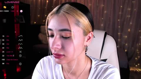 Snapshot of darlabelle chatting on 02-05-25, 05:09 Belle online show from 02-05-25, 05:09