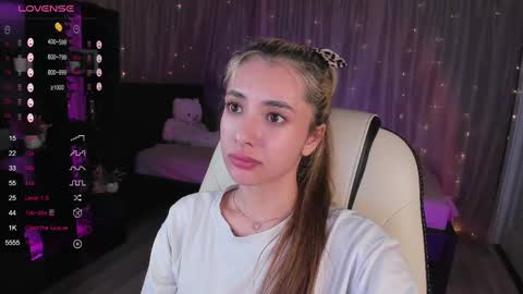Snapshot of darlabelle chatting on 03-02-25, 07:32 Belle online show from 03-02-25, 07:32
