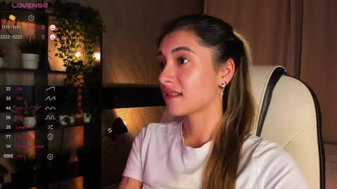 Snapshot of darlabelle chatting on 10-04-25, 05:16 Belle online show from 10-04-25, 05:16