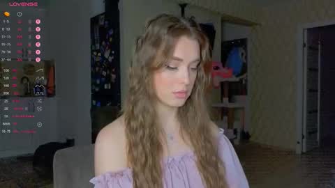 Darlina online show from 10-22-25, 03:23