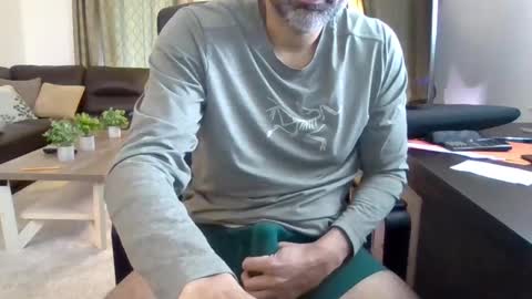 darryl43321 online show from 12-12-24, 05:26