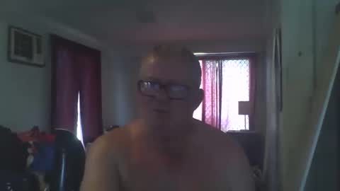 Snapshot of darwincock chatting on 12-15-24, 12:51 darwincock online show from 12-15-24, 12:51