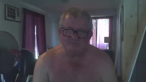 Snapshot of darwincock chatting on 01-22-25, 01:31 darwincock online show from 01-22-25, 01:31