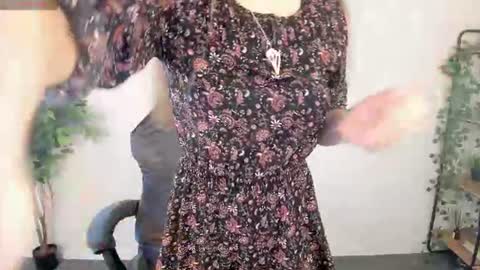 Snapshot of datsi_benson chatting on 07-24-26, 01:25 Datsi Benson online show from 07-24-26, 01:25