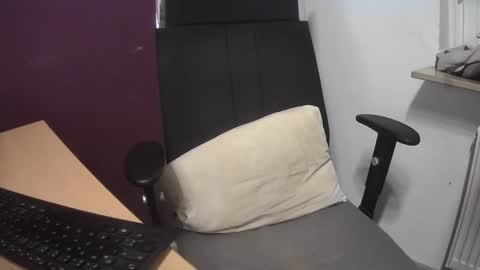 Snapshot of dauergeiil chatting on 02-16-25, 11:27 dauergeiil online show from 02-16-25, 11:27