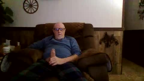 Snapshot of dave571960 chatting on 11-28-25, 11:57 dave571960 online show from 11-28-25, 11:57