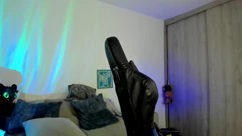 DAVE MAX online show from 11-21-25, 10:03