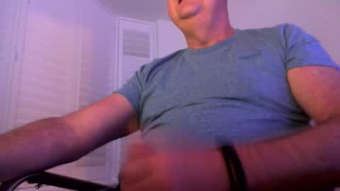 Snapshot of davesu12345 chatting on 12-15-25, 07:12 davesu12345 online show from 12-15-25, 07:12