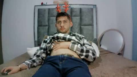 Snapshot of david_asturias chatting on 12-15-24, 11:31 David Asturias online show from 12-15-24, 11:31