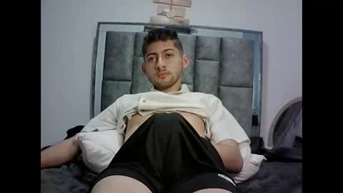 Snapshot of david_asturias chatting on 12-29-24, 07:06 David Asturias online show from 12-29-24, 07:06