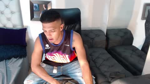 david_bandercock online show from 12-22-24, 11:11