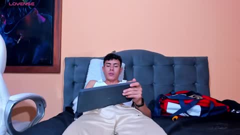 Snapshot of david_savage_ chatting on 12-09-24, 03:33 david online show from 12-09-24, 03:33