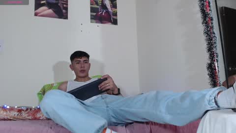 Snapshot of david_savage_ chatting on 12-28-24, 06:50 david online show from 12-28-24, 06:50