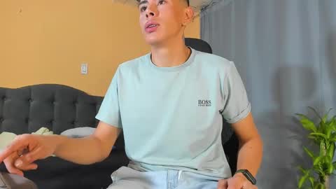 Snapshot of david_savage_ chatting on 01-14-25, 02:08 david online show from 01-14-25, 02:08