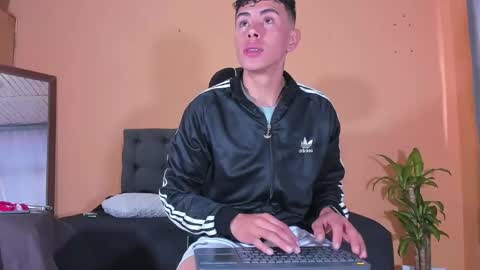 Snapshot of david_savage_ chatting on 01-14-25, 12:35 david online show from 01-14-25, 12:35