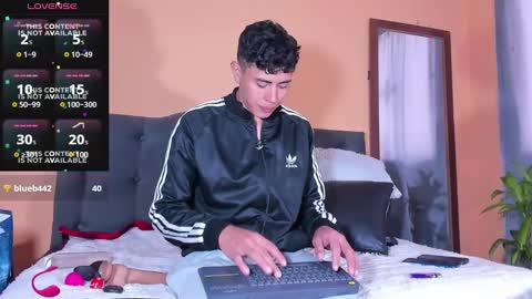 Snapshot of david_savage_ chatting on 01-21-25, 04:16 david online show from 01-21-25, 04:16