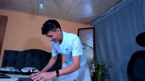 Snapshot of david_savage_ chatting on 03-01-25, 12:50 david online show from 03-01-25, 12:50