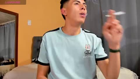 Snapshot of david_savage_ chatting on 03-05-25, 12:05 david online show from 03-05-25, 12:05